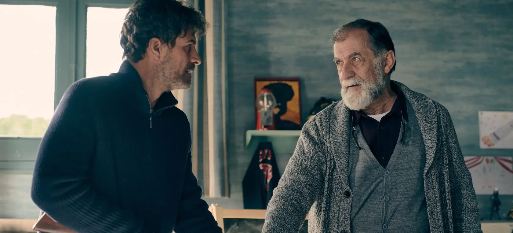 nejnovejsi-horor-hlasy-ukazuje-proc-se-rozhodne-nevyplaci-odposlouchavat-hlasy-mrtvych-obzvlast-kdyz-k-vam-prijdou-z-pekla-2