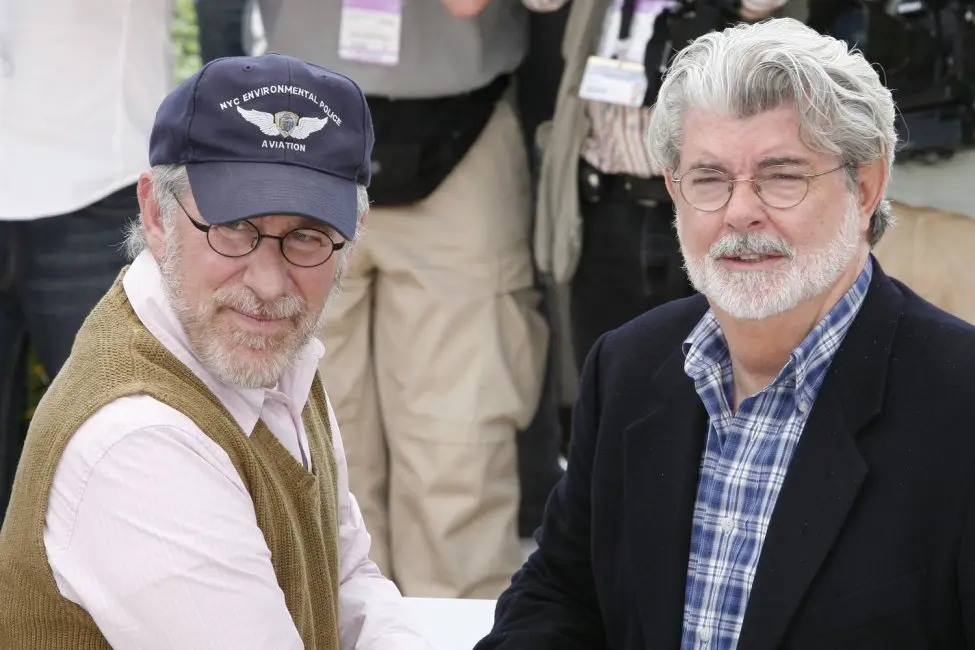 Nejsou to jen Simpsonovi. Steven Spielberg a George Lucas předpověděli letošní události již před sedmi lety