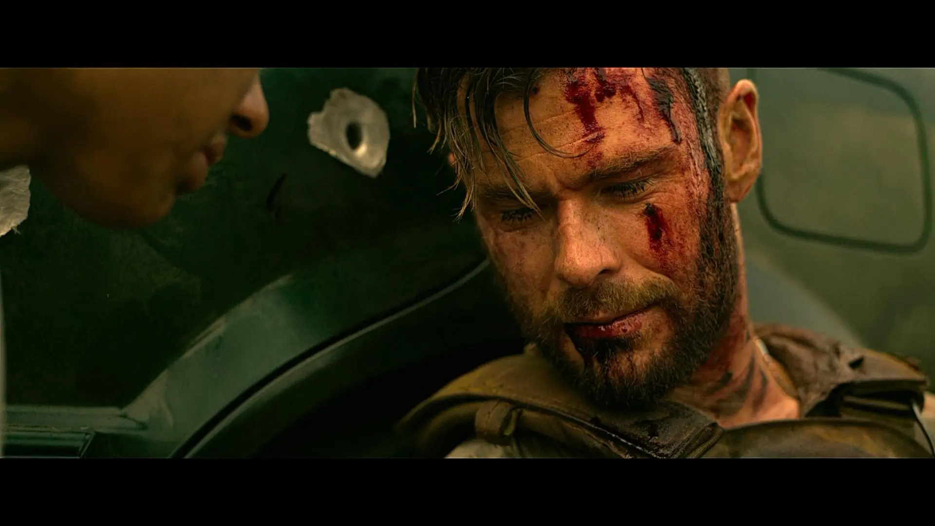 prinasime-zebricek-tech-nejsledovanejsich-filmu-a-serialu-roku-dle-statistik-se-letos-cesi-nejradeji-smali-bali-a-zamilovavali-7