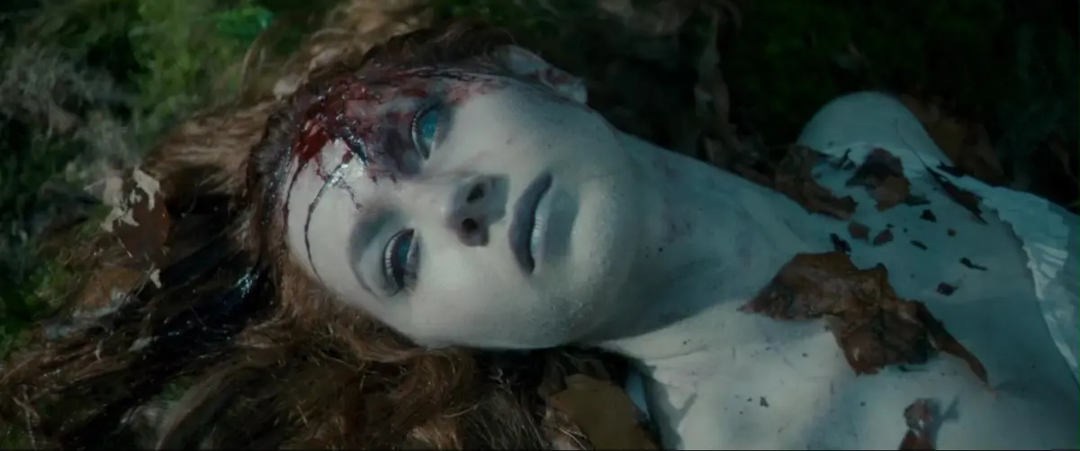 rohy-dramaticky-pribeh-ktery-rozviji-novodobe-pojeti-satana-si-pohrava-s-krestanstvim-i-cernym-humorem-11