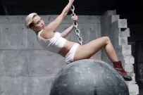 Miley Cyrus ráda provokuje a stálo ji to roli v úspěšné animované sérii