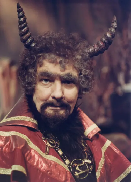 nekdy-je-misto-prince-lepsi-knize-pekel-prehled-pohadkovych-luciferu