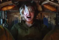 Trailer: Holčička z Kick-Ass vyrostla a v novém akčňáku nakopává zadky nacistům