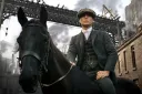 Úspěšnou televizní gangsterku Peaky Blinders čeká poslední série. Příběh seriálu tím ale neskončí