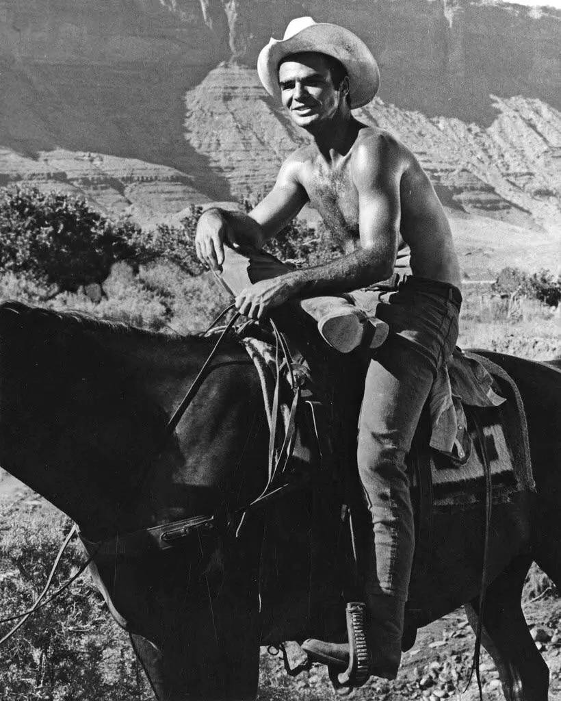 seznamte-se-s-nejhorsim-reziserem-filmove-historie-sam-se-stydi-za-kazdy-svuj-projekt-1