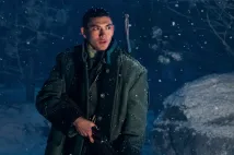 Archie Renaux - Světlo a stíny (2021), Obrázek #1