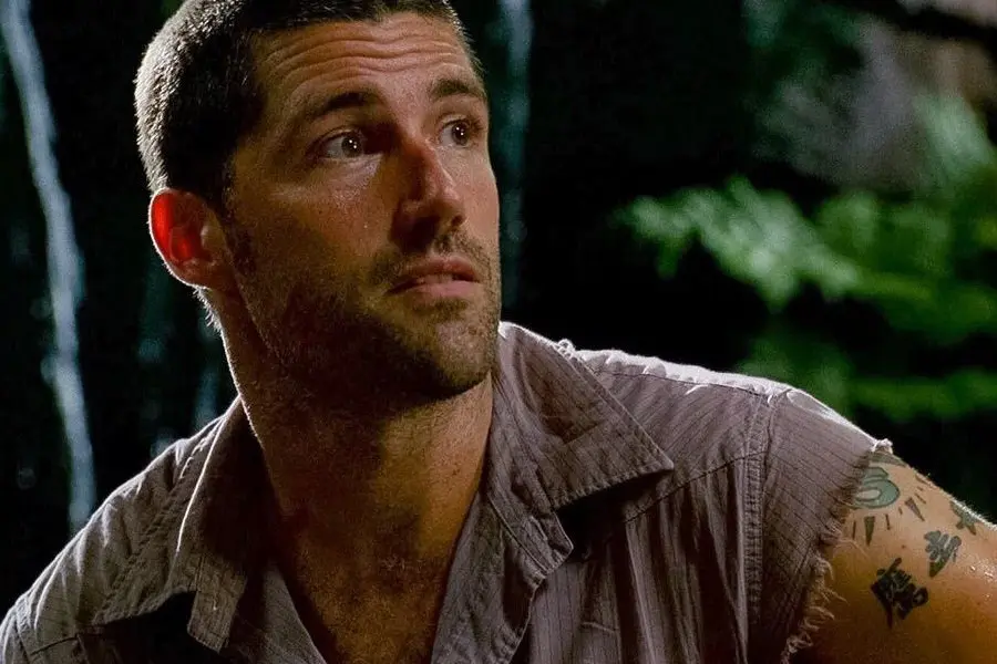 Chybělo málo a hrdinové seriálového hitu Ztraceni měli jiného, mrtvého vůdce