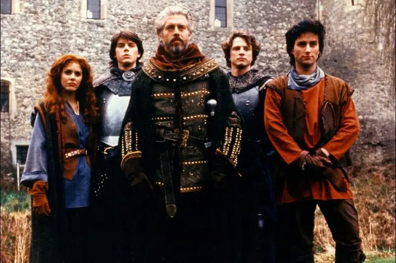 dramaticka-pohotovost-komedialni-pratele-nebo-tajuplni-mulder-se-scullyovou-na-jakem-serialu-z-90-let-jste-ujizdeli