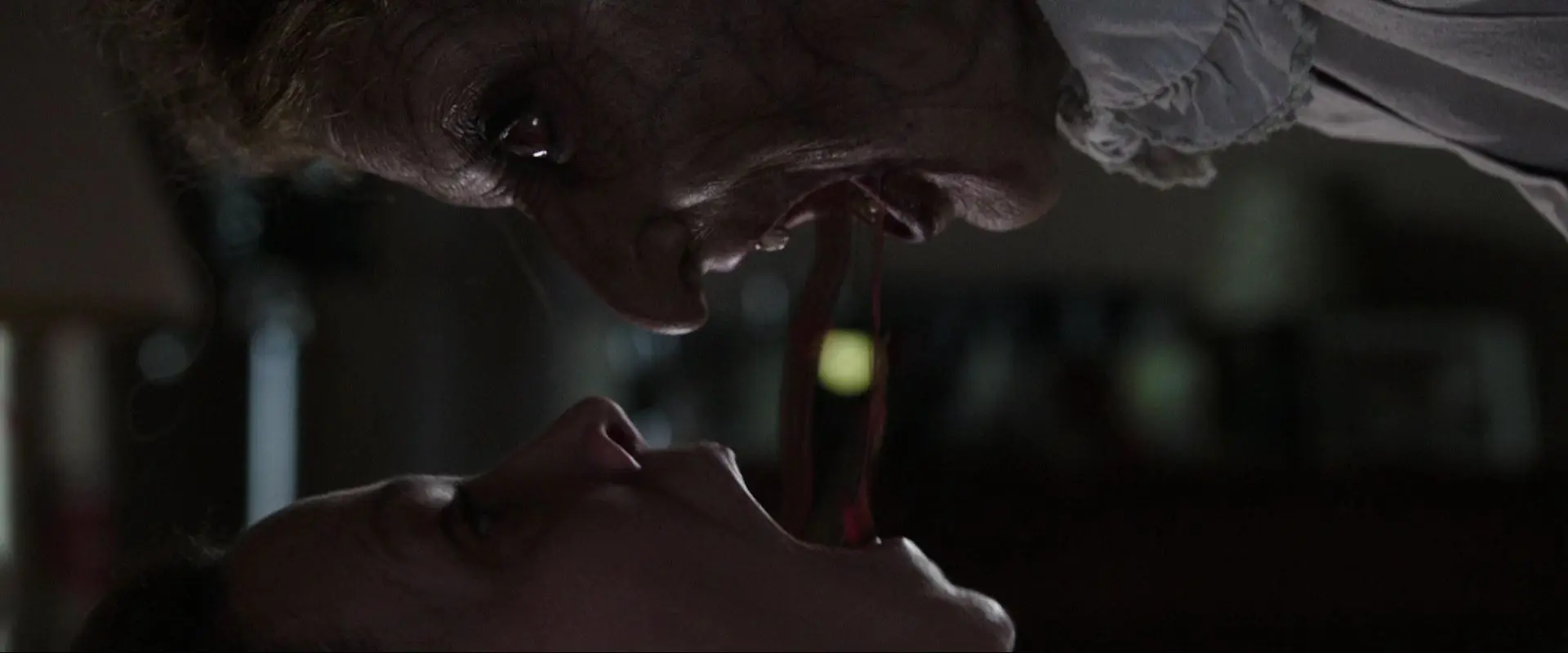 proklete-filmy-2-pronasledovala-proces-tvorby-hororu-v-zajeti-demonu-demonicka-entita-skeptici-by-pochybovali-stab-si-ale-jisty-neni-5