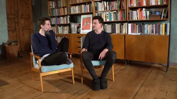 glosa-zivot-na-zamku-se-znamym-homosexualem-senzaci-nezaruci-nejnovejsi-vymena-manzelek-jde-proti-zavedenym-pravidlum-reality-show