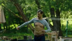 Trailer: Nový český film a další stereotypy o ženách, mužích a vztazích. V nejlepších okamžicích připomene Láska na špičkách reklamu na Hornbach