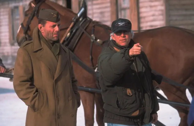 hartova-valka-propadak-bruce-willise-nataceny-v-ceske-republice-vedl-k-sebevrazde-nadejneho-mladeho-herce