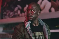 Zoufalá hvězda série Rychle a zběsile natočila klon Smrtonosné pasti, ze kterého bolí oči