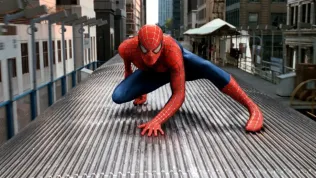 Divoký milovník filmu Sam Raimi slaví 65. Vděčíme mu za Spider-Mana, Evil Dead i Xenu