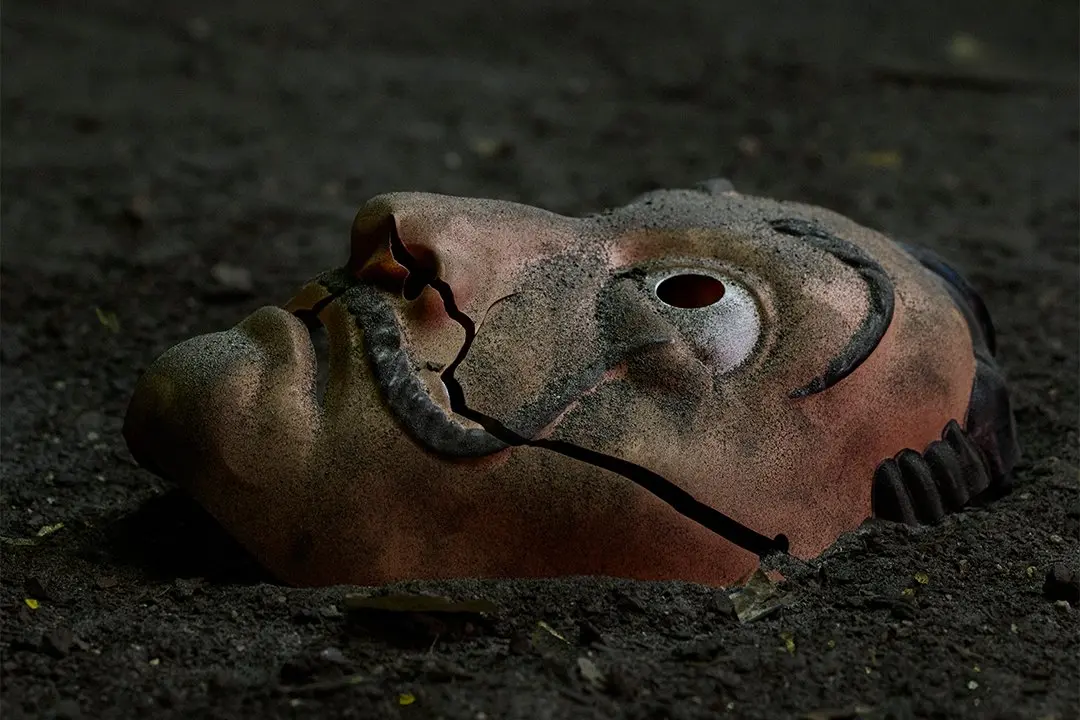 "Začali jsme jako loupež a skončili jako rodina." Papírový dům hlásí dotočeno. Premiéra poslední řady se blíží