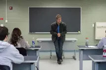 Hugh Grant - Učitelem z nouze (2014), Obrázek #3