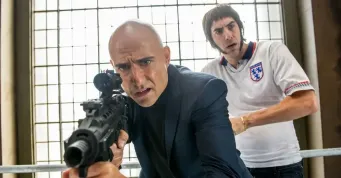 O roli v bondovce přišel slavný herec kvůli prohýřené noci. Koho ze selhání viní?