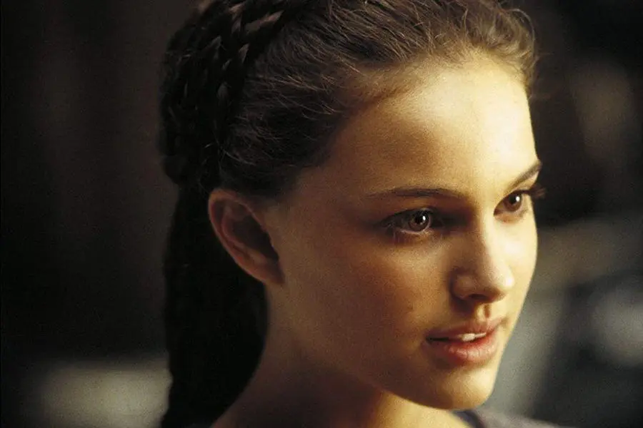 mala-velka-natalie-portman-slavi-ctyricatiny-od-vrazedne-lolitky-koscarum