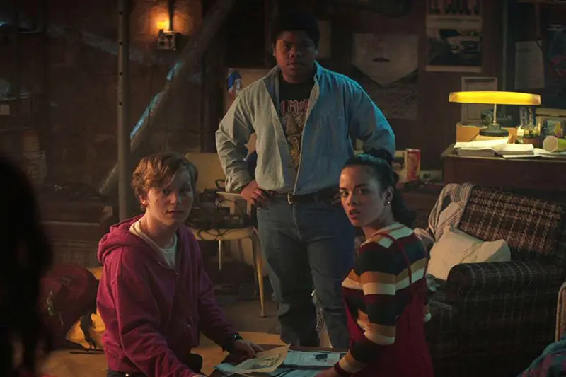 netflixove-premiery-na-cervenec-dockaji-se-divaci-serialu-biohackers-fanousci-romanci-od-jojo-moyesove-i-milovnici-hororu-a-totalne-ujetych-reality-sou-4