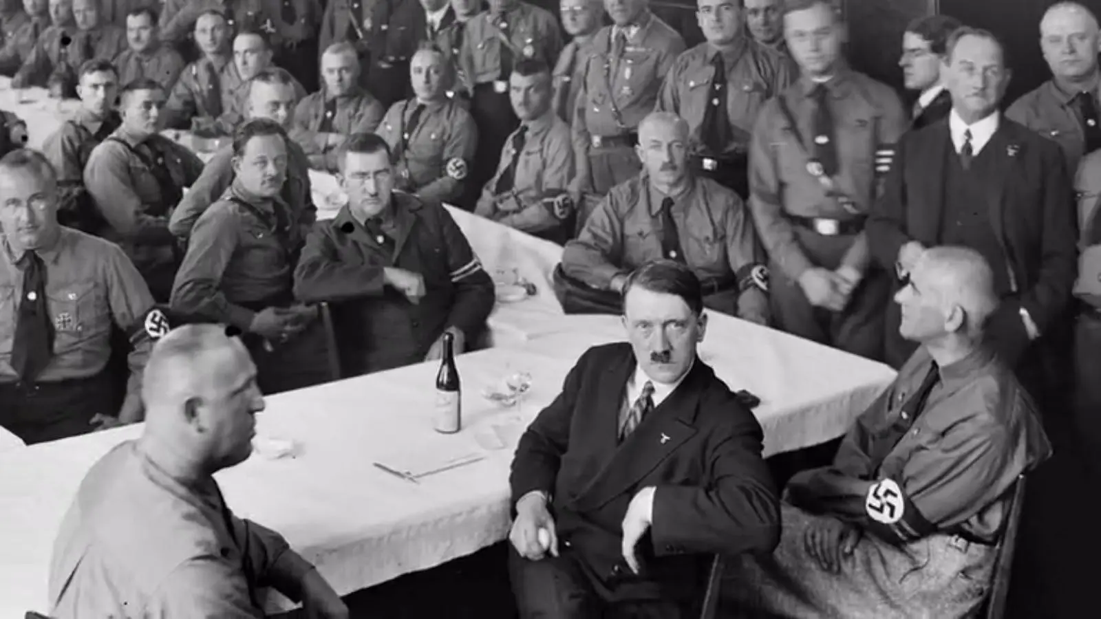 stante-se-uspesnym-a-nesmrtelnym-tyranem-s-timto-srozumitelnym-navodem-od-netflixu-2