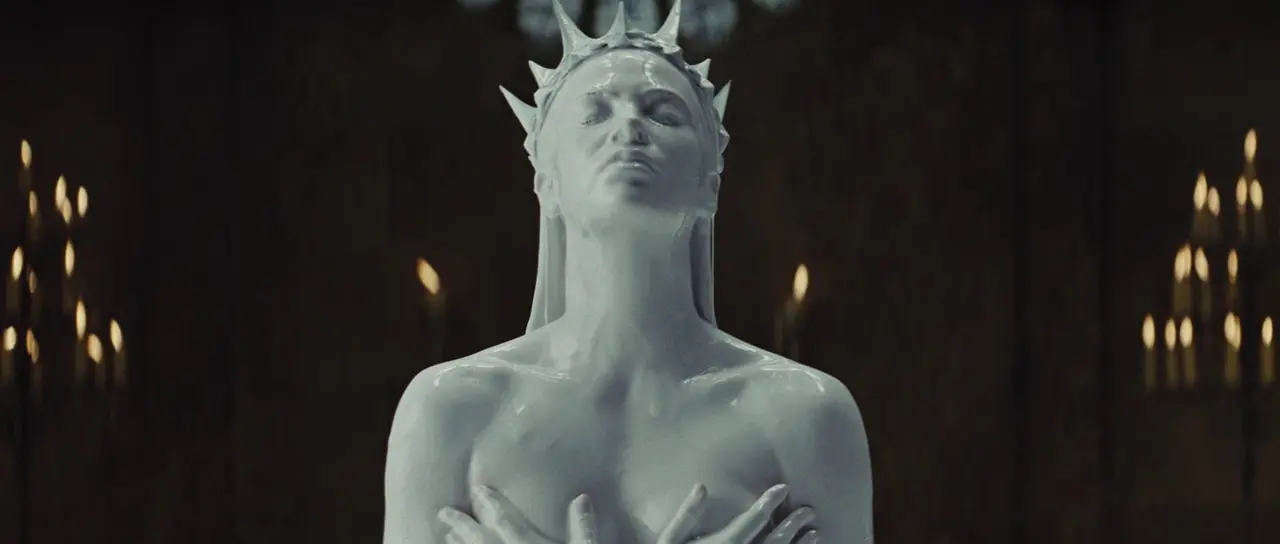 Sněhurka a lovec (2012)