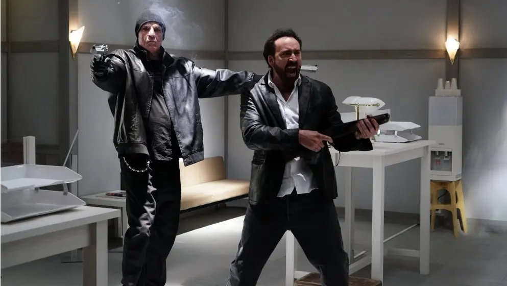 Trailer: Ve svém nejdivočejším filmu bude mít na sobě Nicolas Cage přidělané bomby