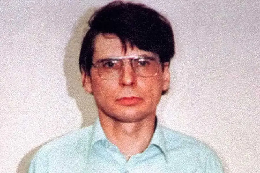 Jako malého jej údajně sexuálně zneužíval vlastní dědeček. Film o londýnském sériovém vrahovi vám navodí husí kůži i pocit na zvracení