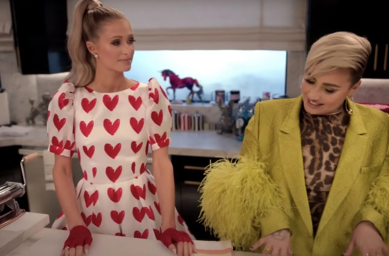 S Paris v kuchyni (2021)