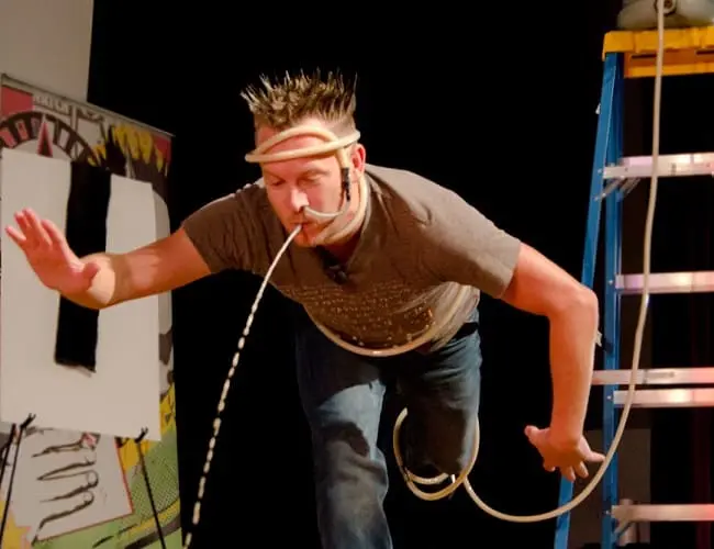 dvojiti-agenti-oblekani-mrtvol-a-podfuk-na-hitlera-co-vam-ucitele-dejepisu-taji-poslouchejte-podcast-worlds-greatest-con-nez-to-smazou