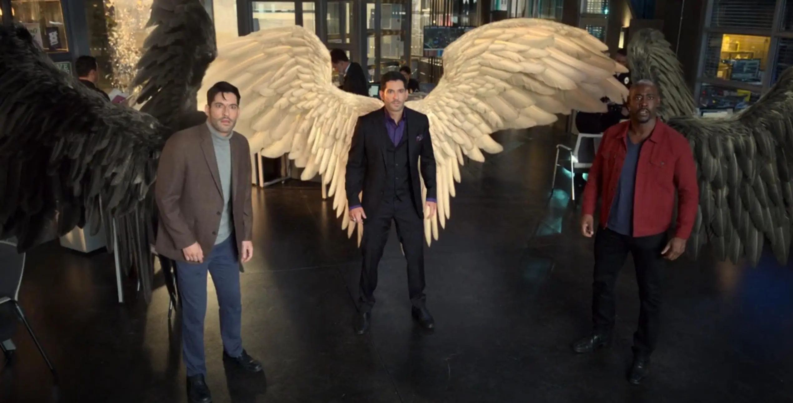 zmizi-ve-finalni-serii-lucifer-z-povrchu-zemskeho-oblibeny-serial-konci-ve-velkem-stylu-rozesmeje-vas-i-rozplace-7