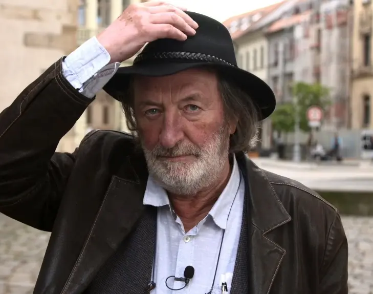 Serial Killer 2021: Bolek Polívka a spol. rozjíždějí paralelní volební kampaň