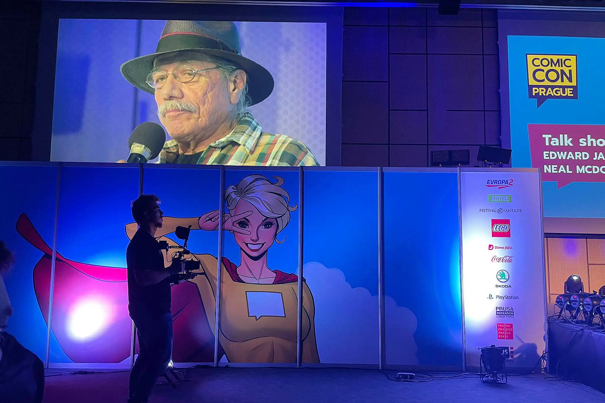 comiccon-2021-mezi-hosty-rezonovaly-i-soucasne-problemy-spolecnosti-vtip-a-nadeje-jim-ale-nechybeli-2