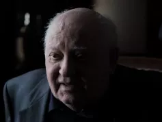 Byl Michail Gorbačov jeden z nejdůležitějších lidí 20. století, nebo podivín? Snímek Gorbačov. Ráj konfrontuje milovaného i nenáviděného ruského politika