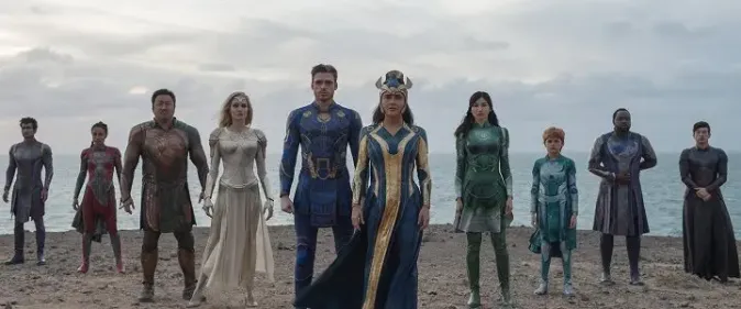 Recenze: Marvelovka Eternals představuje tým nových superhrdinů. Na Avengers ale nestačí
