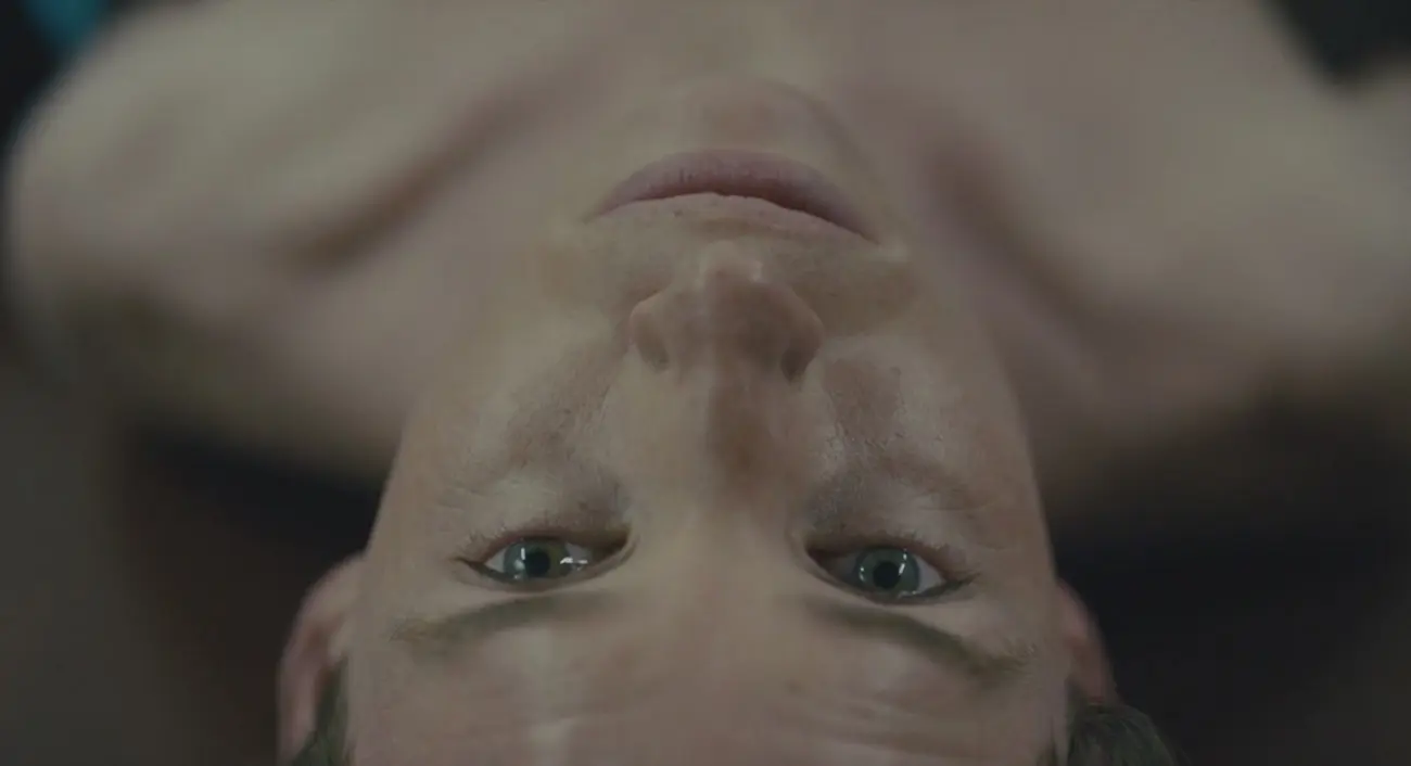 Transgender postavy by podle britského herce měli hrát příslušníci LGBTQ+ komunity