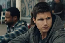 Robbie Amell