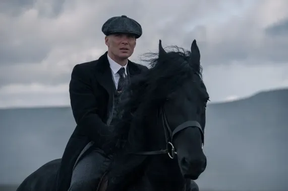 Peaky Blinders: nejpopulárnější britská televizní gangsterka současnosti láká na svou poslední řadu velkolepou upoutávkou