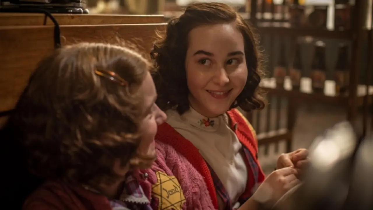 pribeh-anne-frankove-na-netflixu-vypravi-jeji-nejlepsi-kamaradka-a-ukazuje-ji-z-mnohem-lidstejsiho-hlediska-6