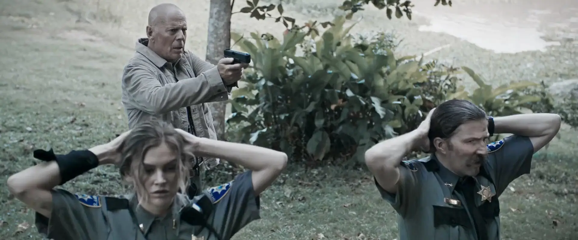 willis-si-letos-smlsne-na-zlate-maline-7