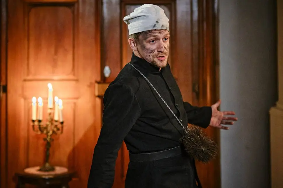 vetchy-jenz-neumi-jezdit-na-koni-druha-bambitka-se-snazi-pobavit-ale-drhne-ji-to-6