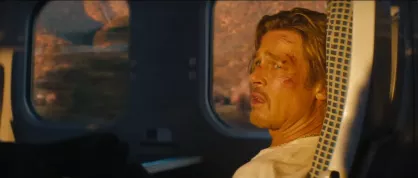 Nestárnoucímu Bradu Pittovi v akčním nářezu Bullet Train cestu zkříží Kick-Ass, Scorpion z Mortal Kombat a obří mončičák