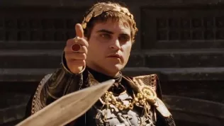 Oscarový Joaquin Phoenix jako Napoleon. Historický velkofilm od režiséra Gladiátora na prvních fotkách