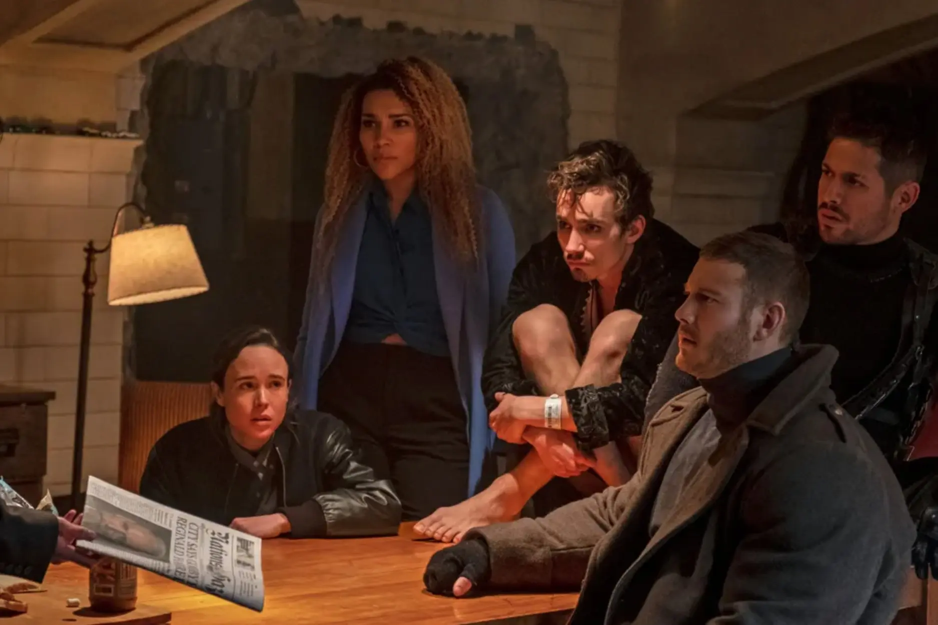 Umbrella Academy 3 se stylově vyrovnala se změnou v životě hlavní hvězdy. Z Vanyi je Viktor