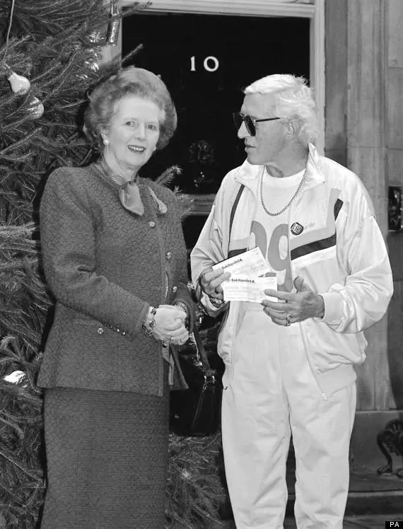 britsky-horor-pripomina-pribeh-predatora-jimmyho-savila-behem-jehoz-neodhaleni-selhali-vsichni-kteri-mohli-3