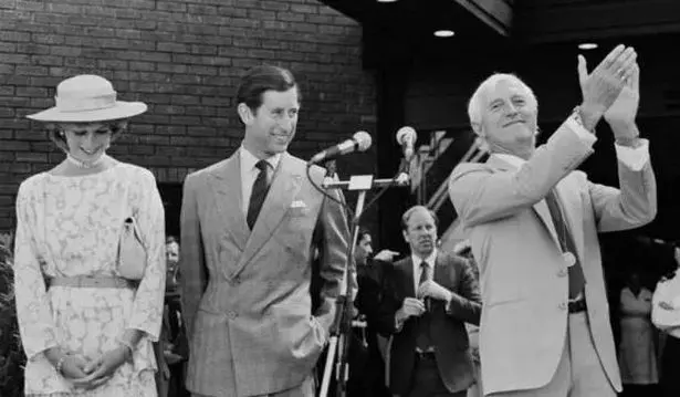 britsky-horor-pripomina-pribeh-predatora-jimmyho-savila-behem-jehoz-neodhaleni-selhali-vsichni-kteri-mohli-5