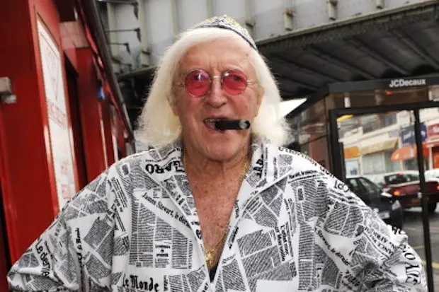 britsky-horor-pripomina-pribeh-predatora-jimmyho-savila-behem-jehoz-neodhaleni-selhali-vsichni-kteri-mohli