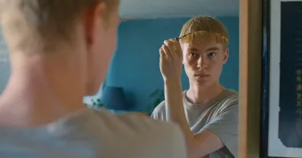 Na filmy se nejen dívat, ale hlavně o nich přemýšlet. Young Film Fest provokuje mladé publikum mottem „nekoukej blbě“