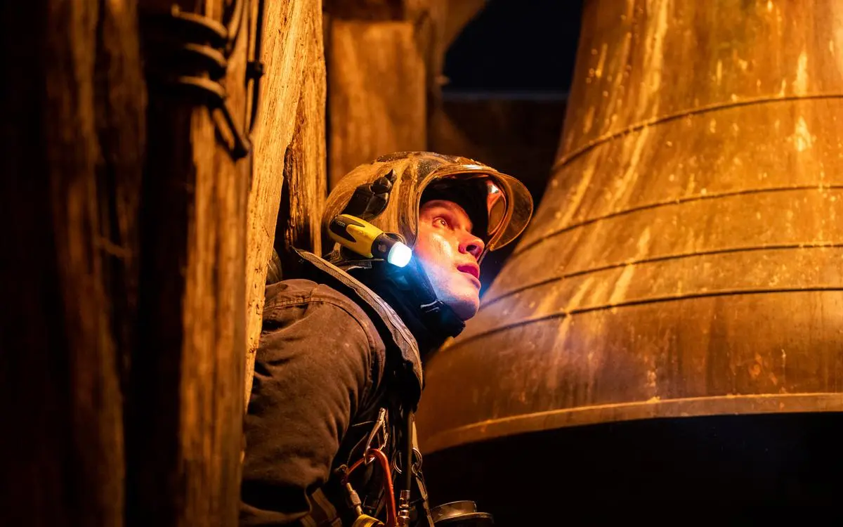 Notre-Dame v plamenech