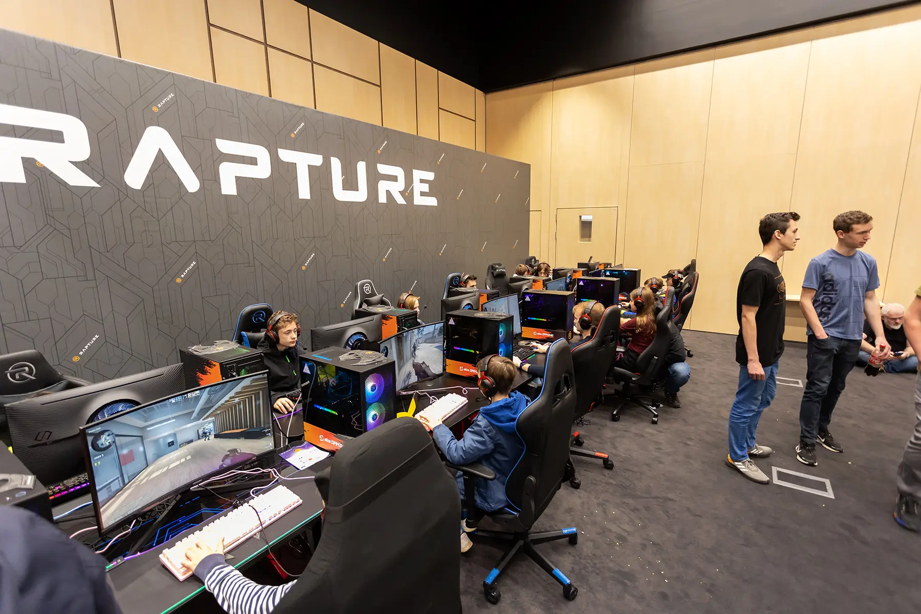 comic-con-2022-rychle-sipy-ozivaji-serial-pana-prstenu-je-zbytecny-a-musk-komplikuje-astronomii-26