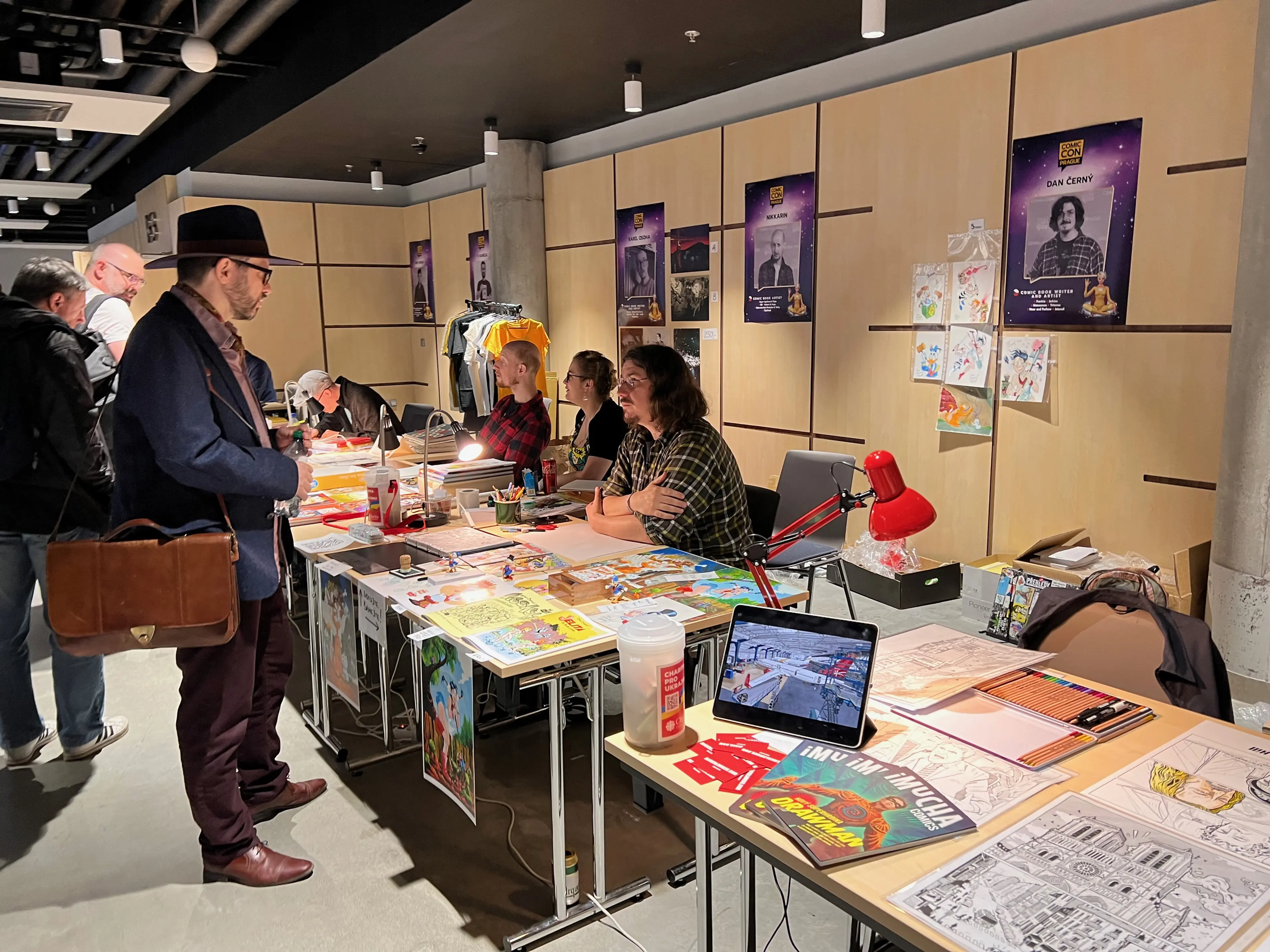 comic-con-2022-rychle-sipy-ozivaji-serial-pana-prstenu-je-zbytecny-a-musk-komplikuje-astronomii-41